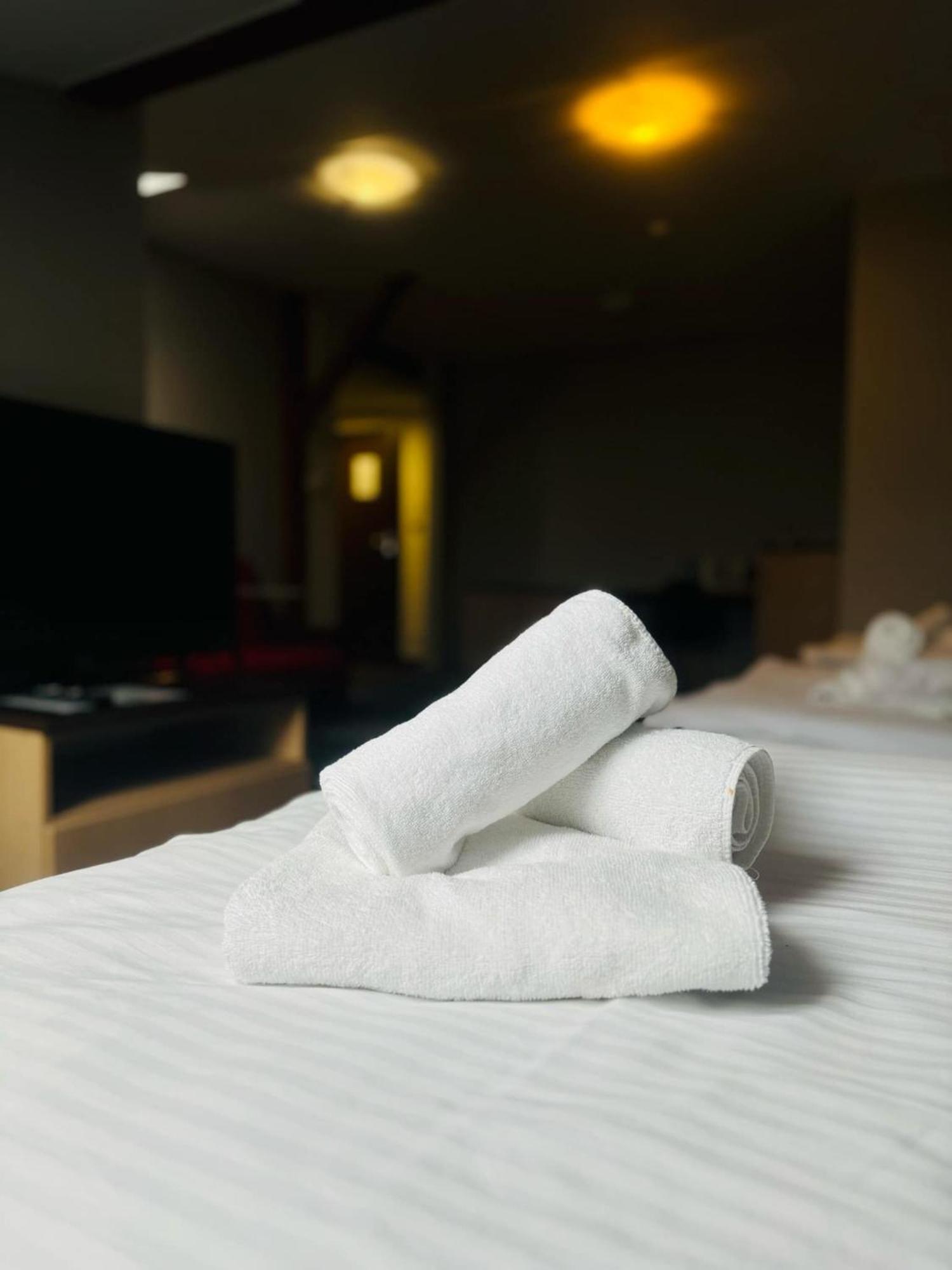 Magiczna Farma Hotel Obiady Maka I Magia Zambrow Ngoại thất bức ảnh