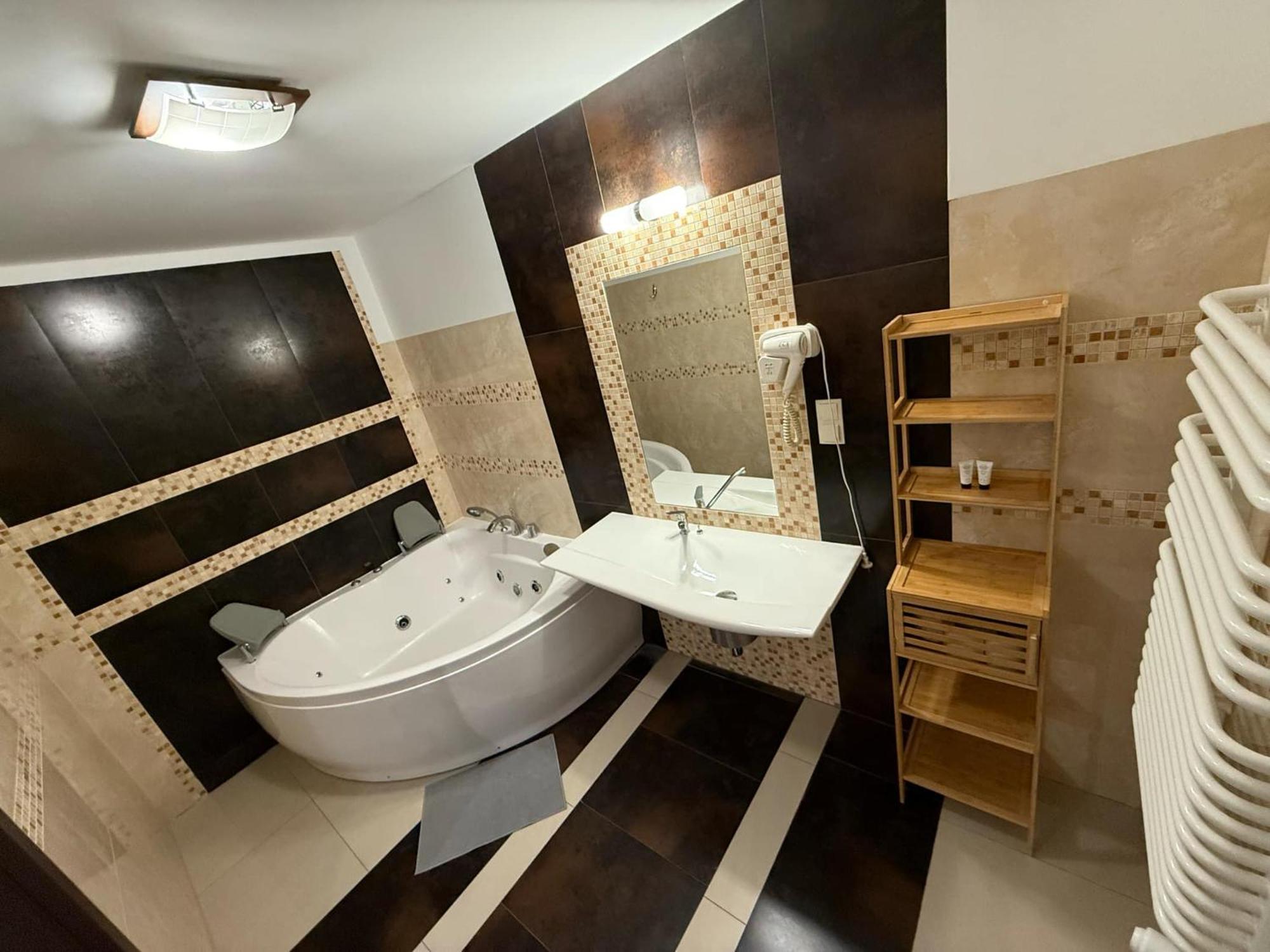 Magiczna Farma Hotel Obiady Maka I Magia Zambrow Ngoại thất bức ảnh